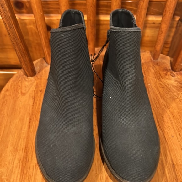 New Kensie Boots - Picture 10 of 16